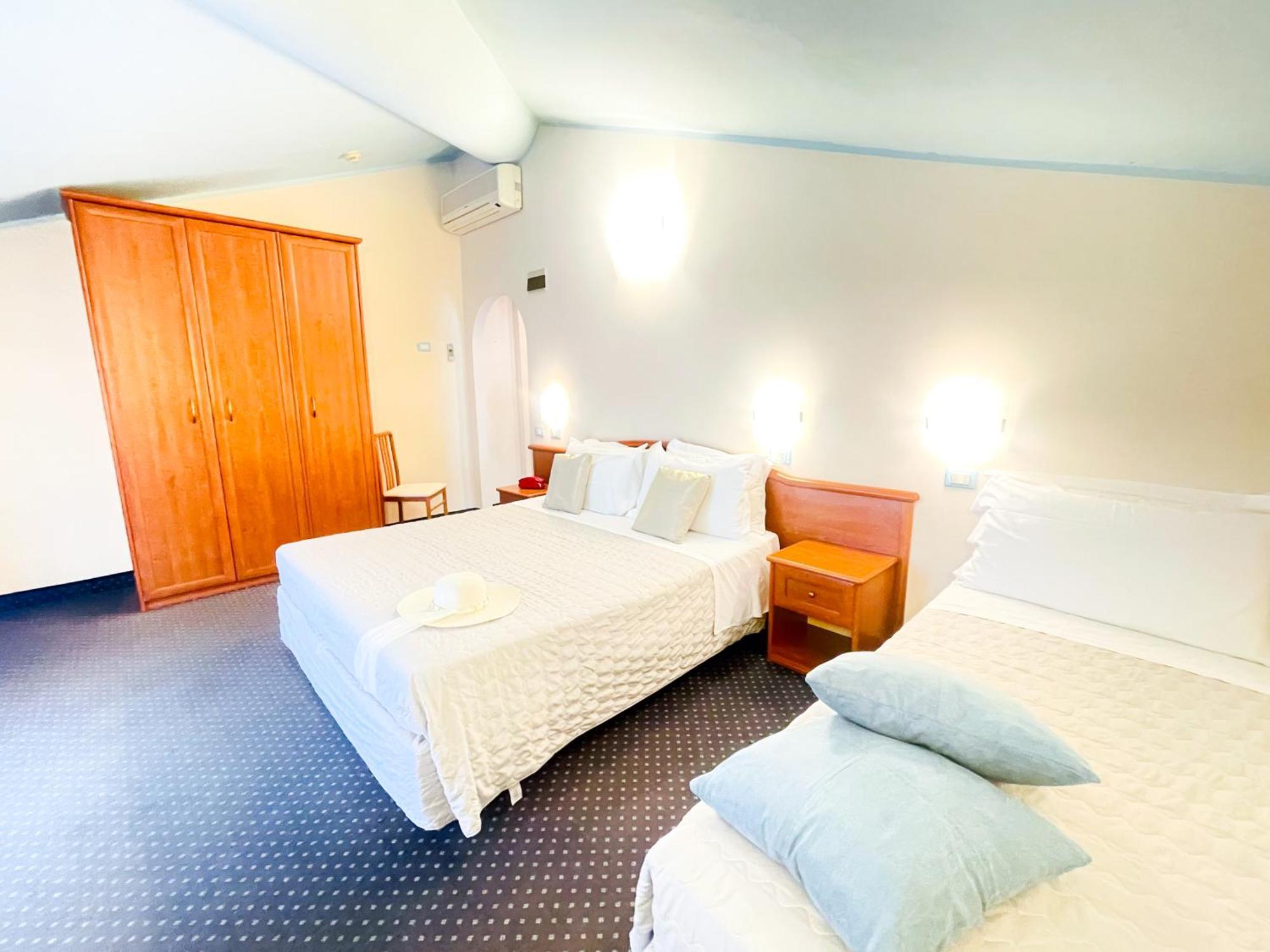 Hotel Bolognese 贝拉里亚-伊贾马里纳 外观 照片