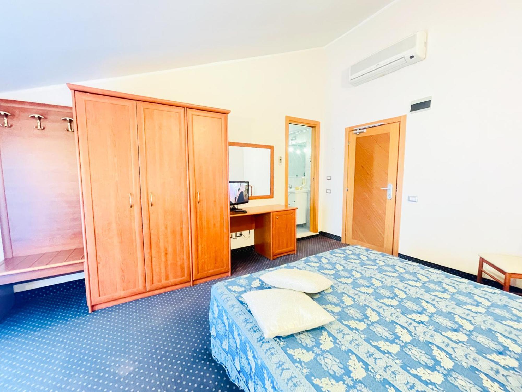Hotel Bolognese 贝拉里亚-伊贾马里纳 外观 照片