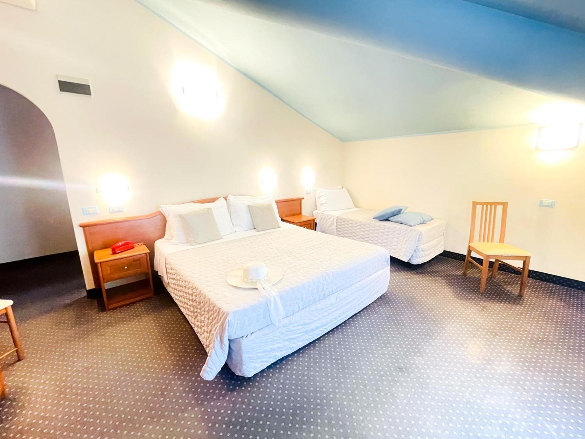 Hotel Bolognese 贝拉里亚-伊贾马里纳 外观 照片